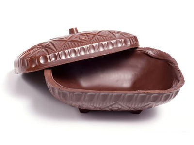 A three-dimensional molded chocolate Jewelry Box with a separate lid. The outside of the box has pressed glass details.